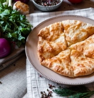 Хычин с зенелнью и сыром