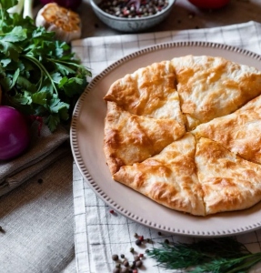 Хычин с зенелнью и сыром